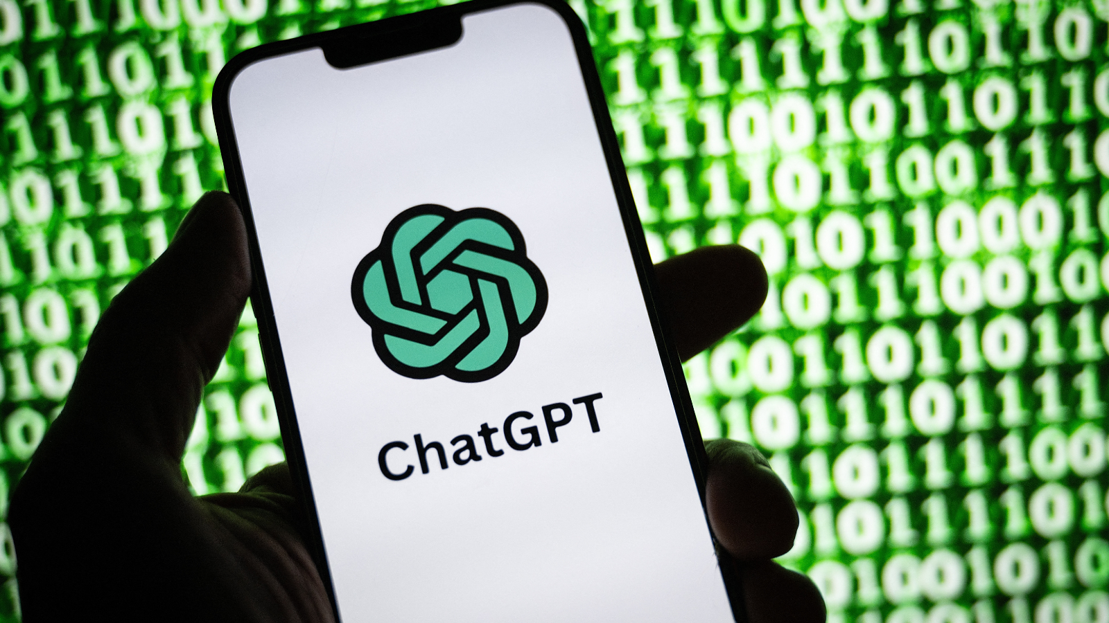 الآن "ChatGPT" يمكنه الرجوع لمحادثاتك السابقة "من أجلك"