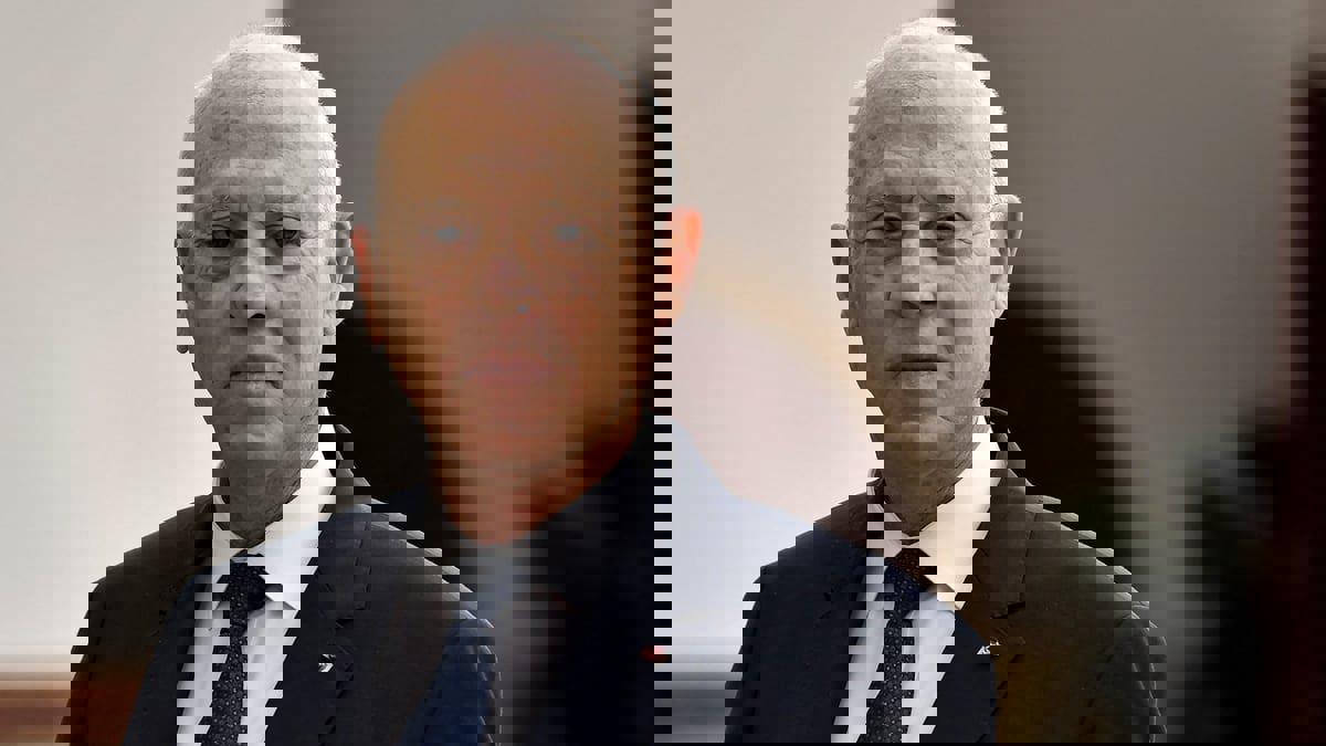 الرئيس التونسي يلتقي اتحاد الشغل ويؤكد أنه لا حلول فردية