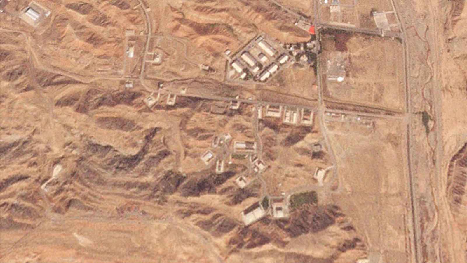 خلافا لرغبة واشنطن.. أقمار صناعية تكشف استهداف إسرائيل لمنشآت طاقة إيرانية