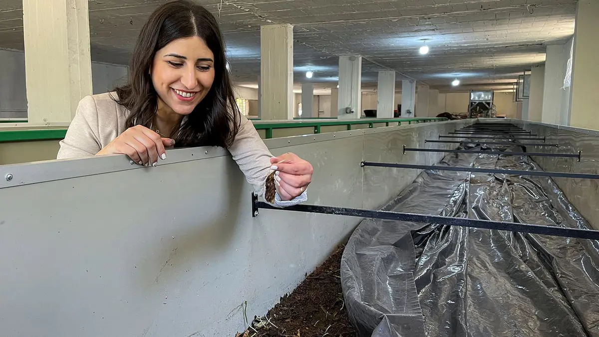 مهندسة لبنانية تربي الدود لإنتاج السماد