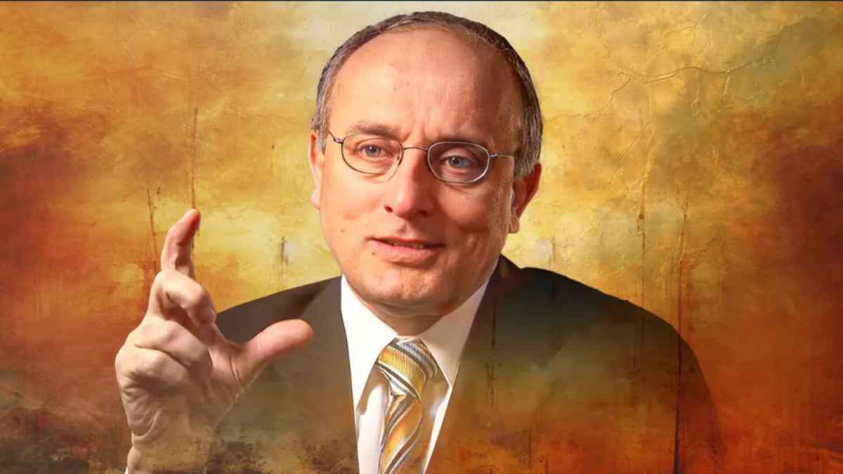 قيادي سابق بالحرس الثوري لـ "إرم نيوز": خامنئي يخطط لجر سوريا نحو حرب أهلية