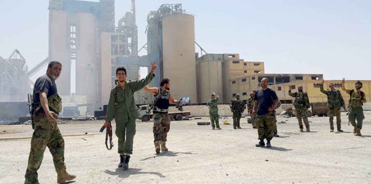 الجيش الليبي يحتشد لتحرير سرت بعد حسمه معركة بنغازي