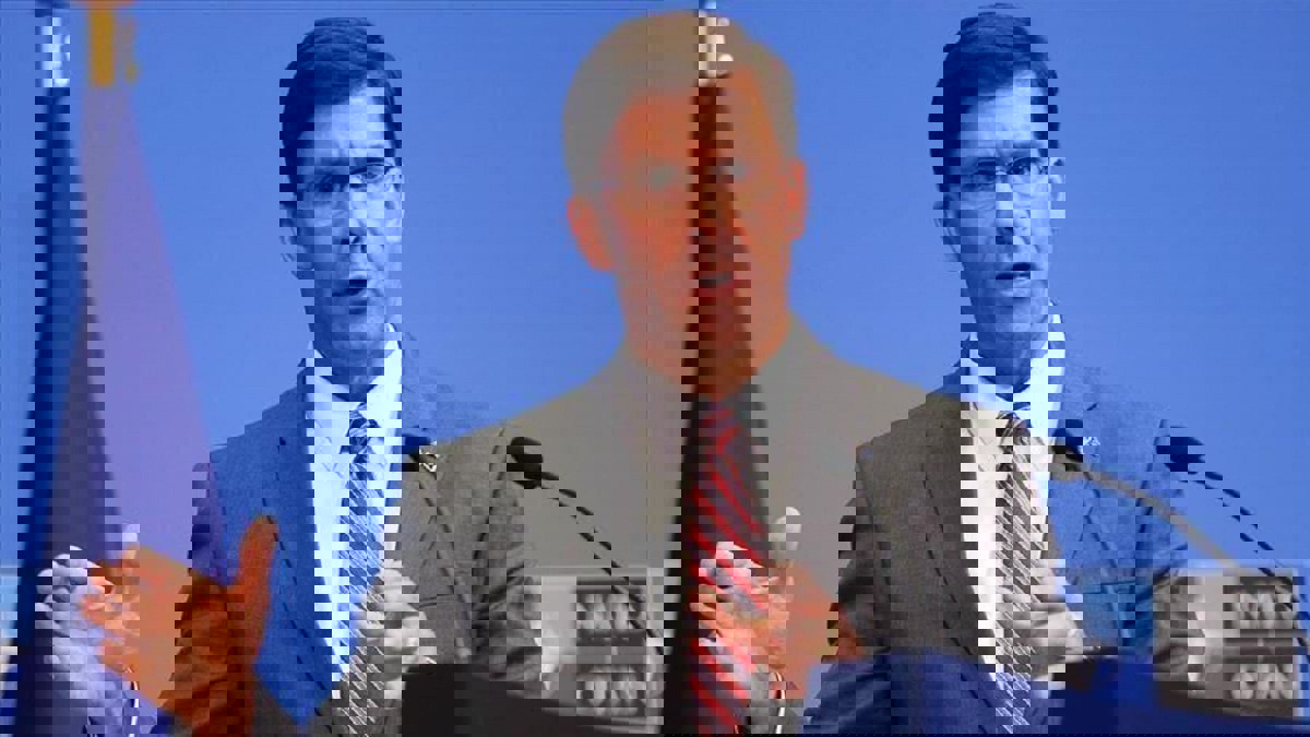 إسبر: قلقون من قصف معسكرات عراقية تضم جنودًا أمريكيين