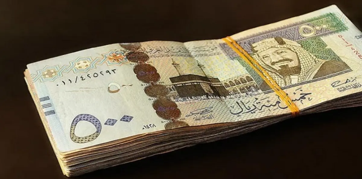 السعودية ملتزمة في سياسة ربط الريال بالدولار