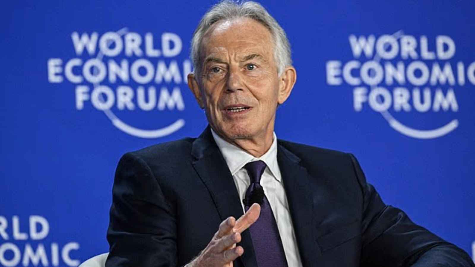 ملف حول "ريفييرا غزة" على مكتب ترامب.. ما علاقة مركز أبحاث بلير؟