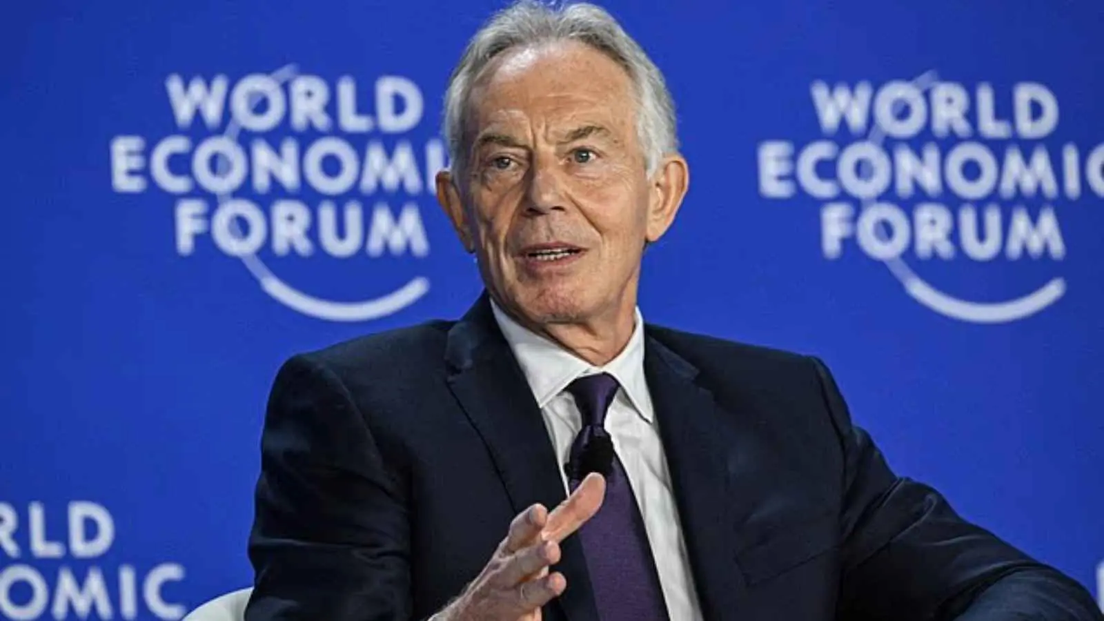 ملف حول "ريفييرا غزة" على مكتب ترامب.. ما علاقة مركز أبحاث بلير؟