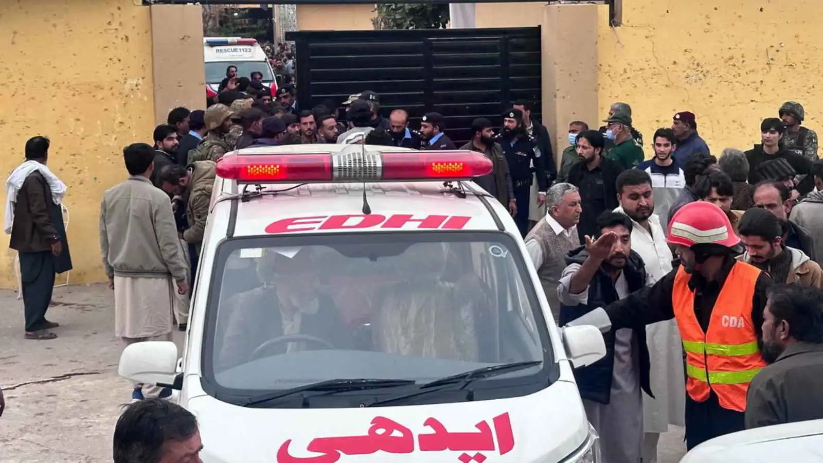 "داعش" يعلن مسؤوليته عن استهداف مسجد في إسلام أباد