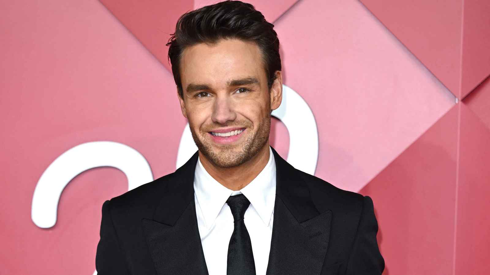 بعد ساعات من مصرعه.. صور "صادمة" من داخل غرفة ليام باين