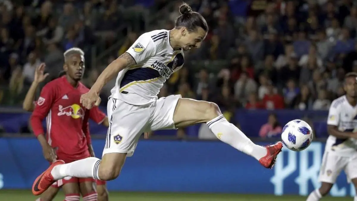 بعد ارتباطه بالانتقال إلى مانشستر يونايتد وإنتر ميلان.. زلاتان إبراهيموفيتش يلمح لنهاية مسيرته مع لوس أنجليس غالاكسي