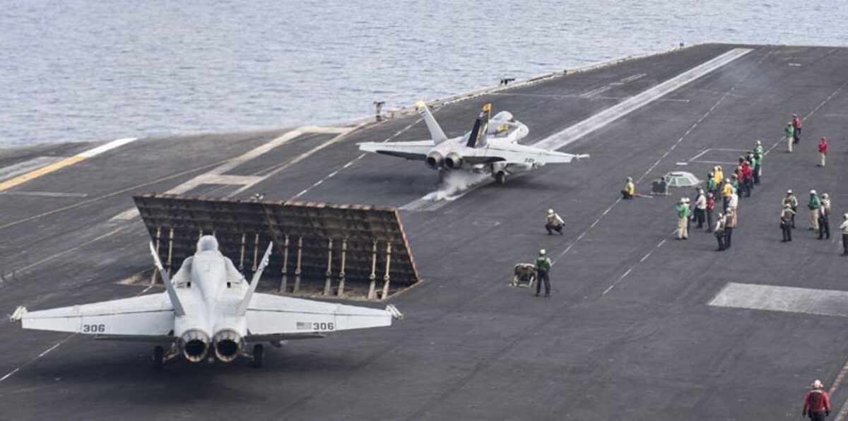 قائد  "هاري ترومان" : 72 مقاتلة مستعدة لقصف أهداف في ليبيا إذا لزم الأمر