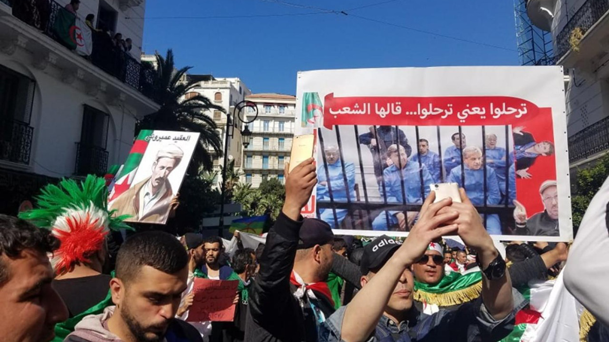 "جون أفريك" ترصد يوميات رموز نظام بوتفليقة في السجن