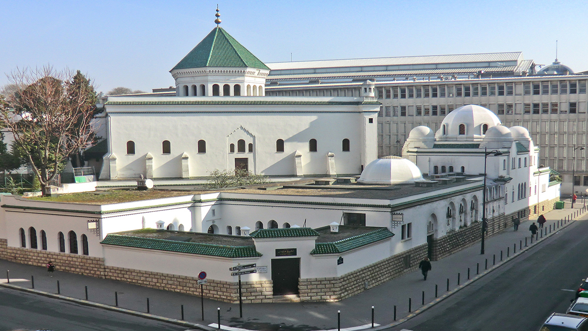 فرنسا تسمح باستئناف التجمعات الدينية