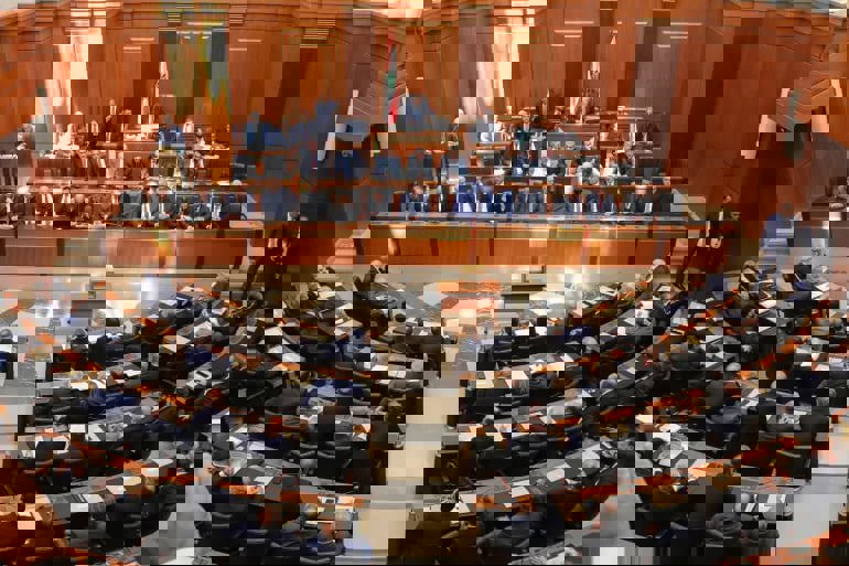 مشادات كلامية في البرلمان اللبناني خلال مناقشة الموازنة