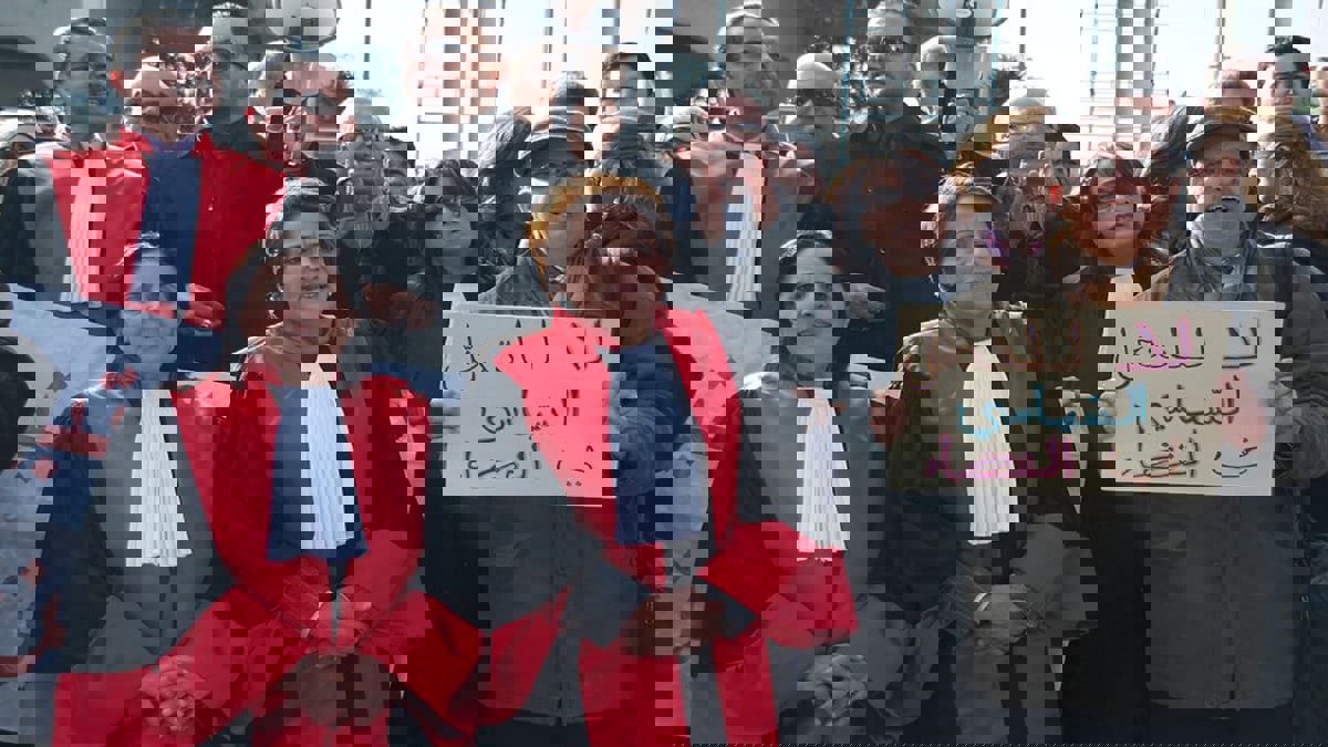 احتجاجا على قرار "العزل".. قضاة تونس يبدأون إضرابا عن العمل لمدة أسبوع