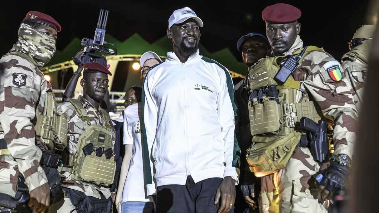 مامادي دومبويا رئيسا.. انسحاب الأحزاب الكبرى يحسم مصير الانتخابات الغينية