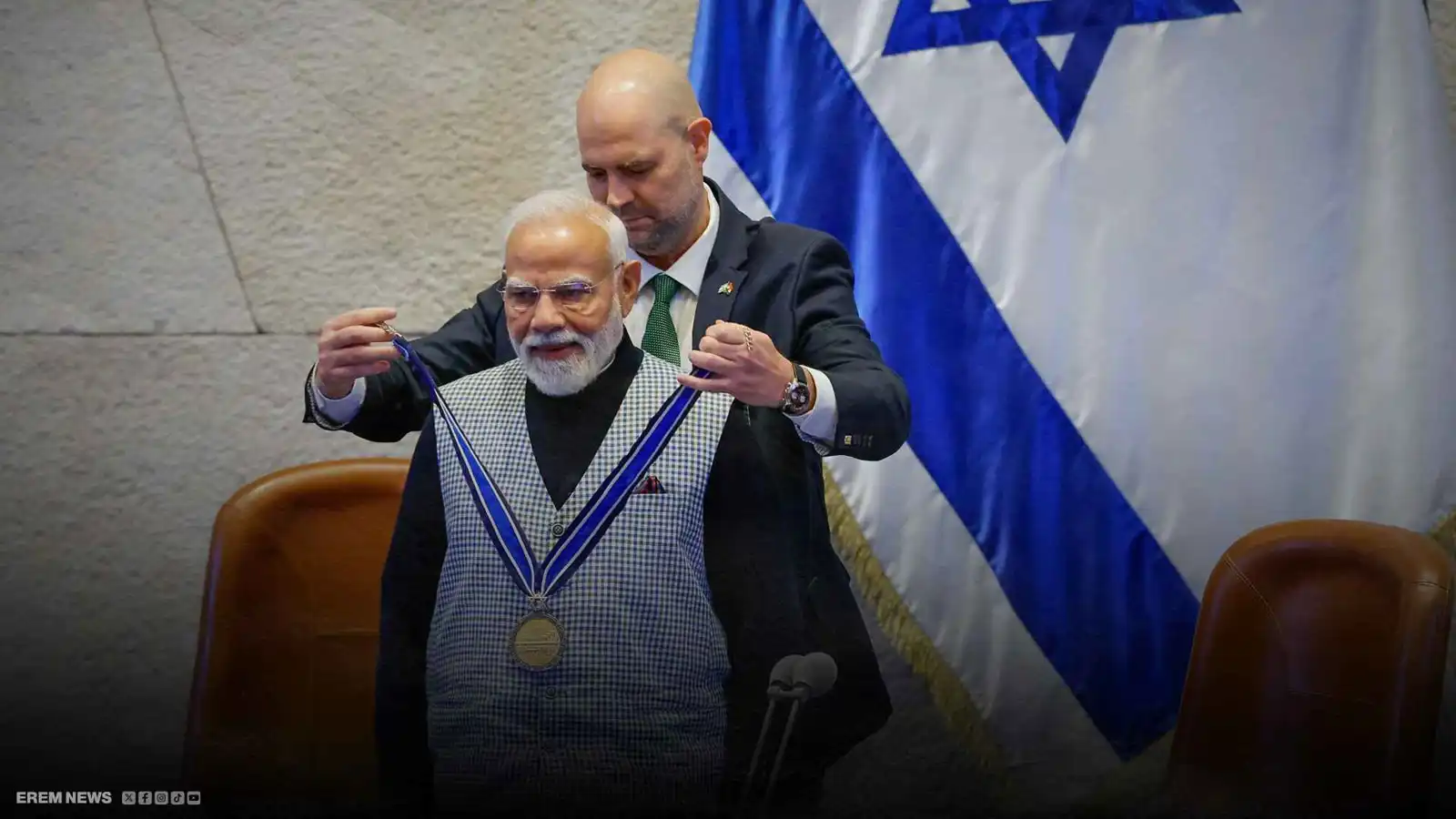 وسام الكنيست والزي الهندي.. كيف استقبل نتنياهو مودي في إسرائيل؟ (فيديو إرم)