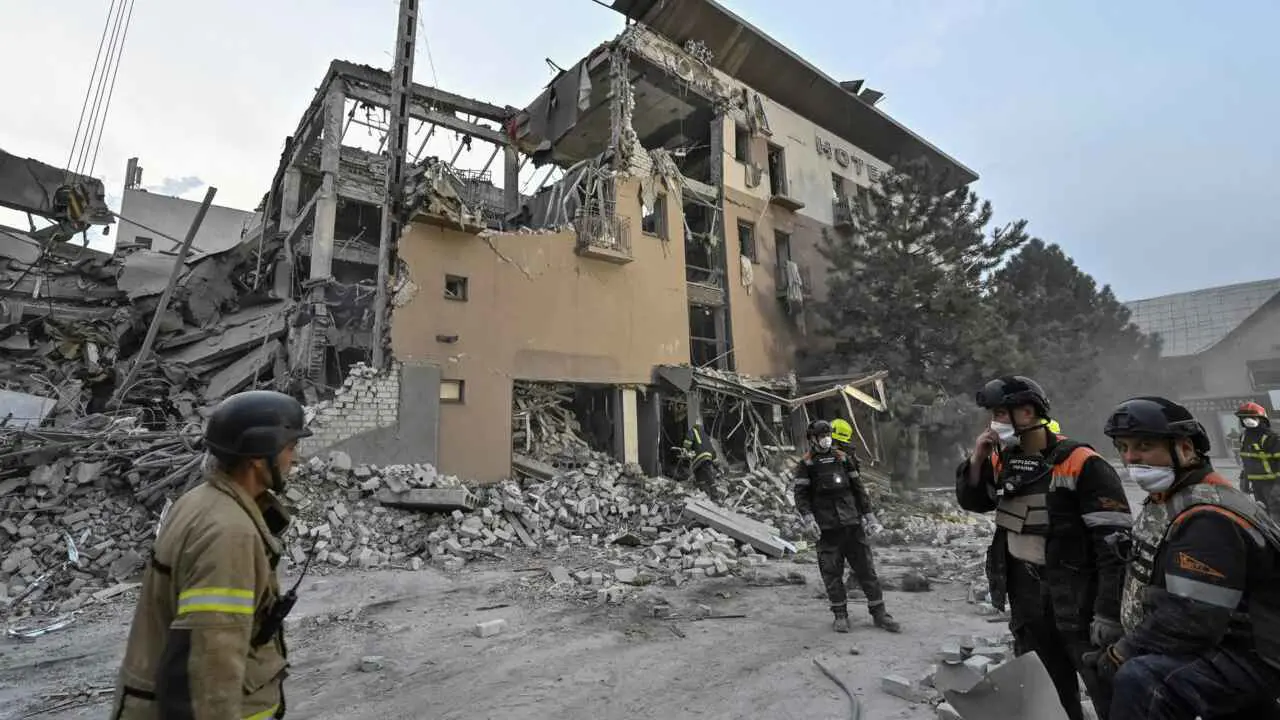 بغارة صاروخية.. روسيا تستهدف مسقط رأس زيلينسكي