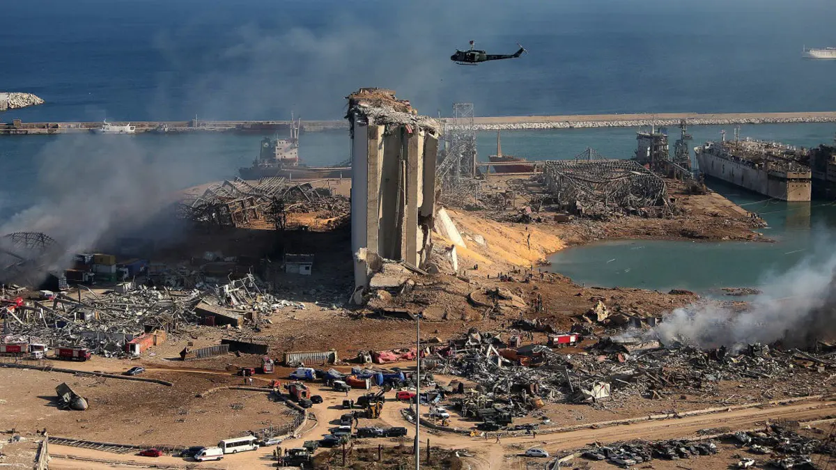 المدعي العام في قضية انفجار مرفأ بيروت يعلن تنحيه