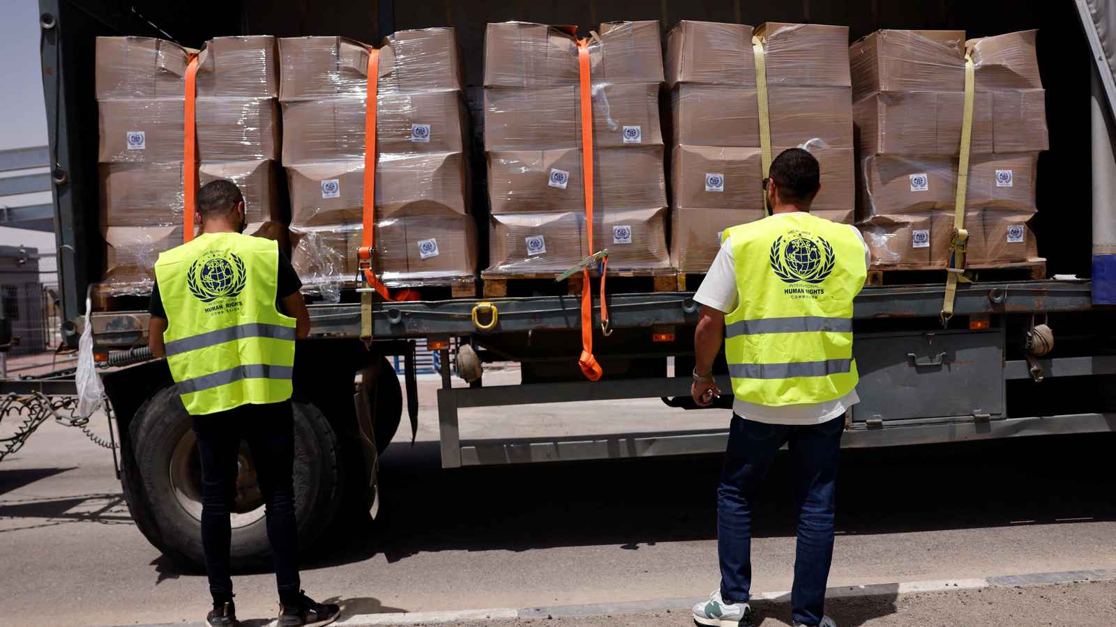 الجيش الإسرائيلي يبرئ حماس من نهب المساعدات