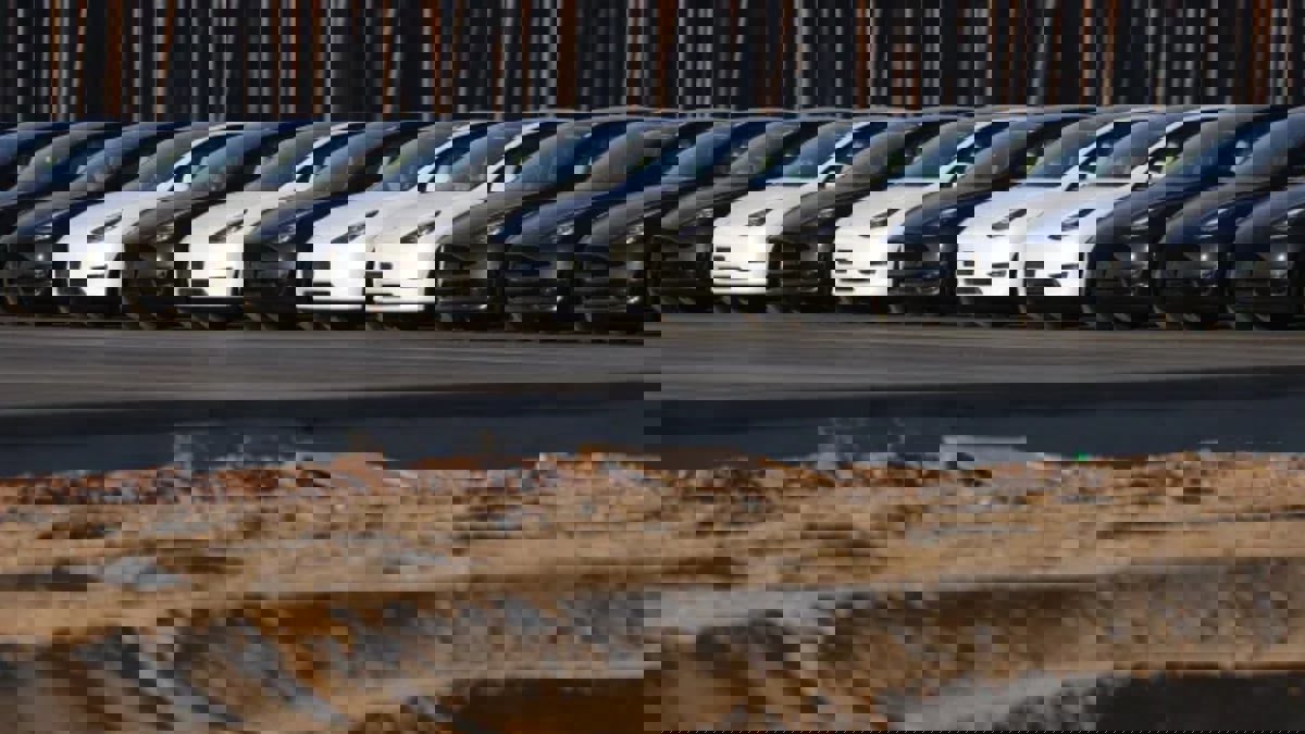 مبيعات السيارات الكهربائية تتجه لتسجيل رقم قياسي في 2022