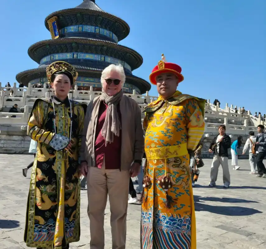 حسين فهمي في الصين