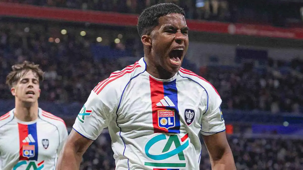 بعد تألقه اللافت.. إندريك يجني أولى ثمار انتقاله إلى ليون