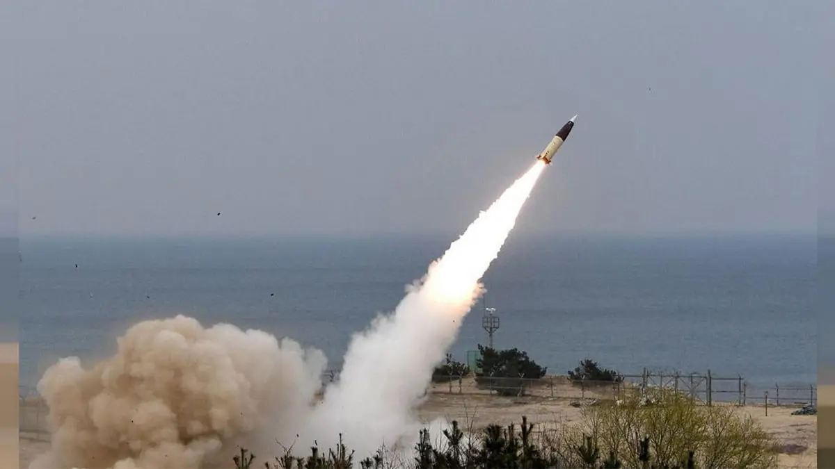 كوريا الشمالية تطلق صاروخين بالستيين