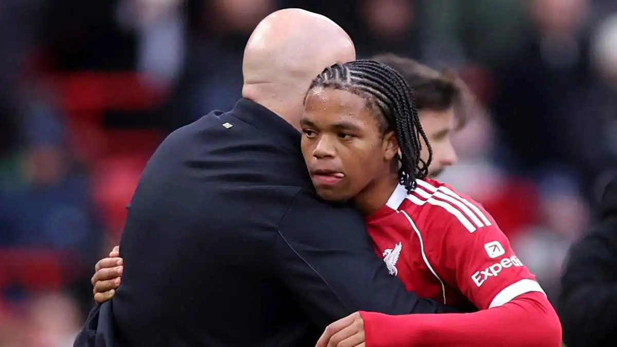 هل سيبدأ نغوموها أساسيا ضد باريس سان جيرمان؟.. سلوت يجيب