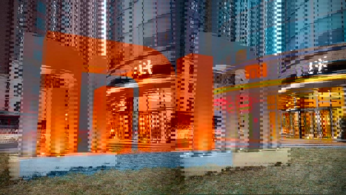 "شاومي" تكشف عن مواصفات وسعر أول سيارة كهربائية