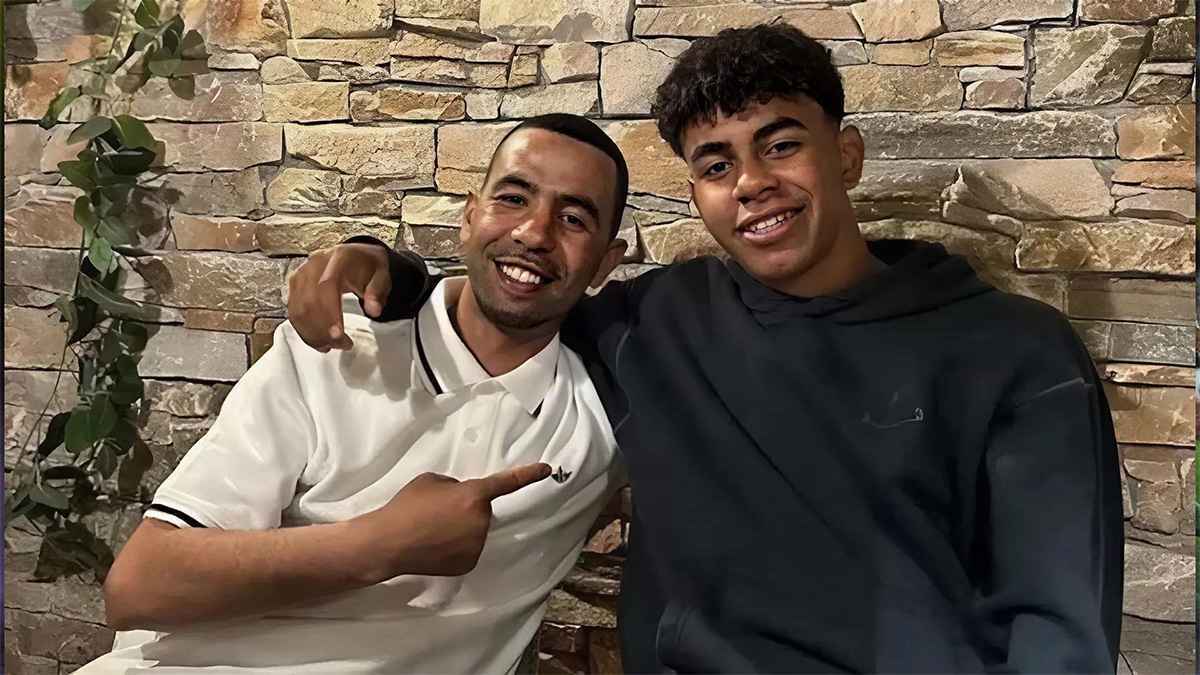 "برشلونة هو الذي يطعمني".. تصريحات مثيرة من والد لامين يامال (فيديو)