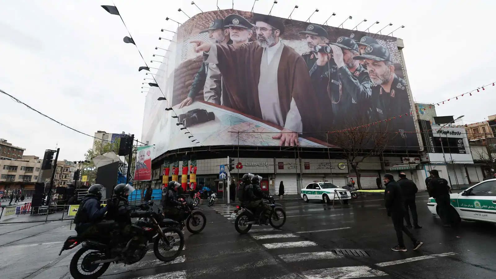 3 خطوات جديدة لهزيمة إيران.. البحر وهرمز قبل "القنبلة النووية"