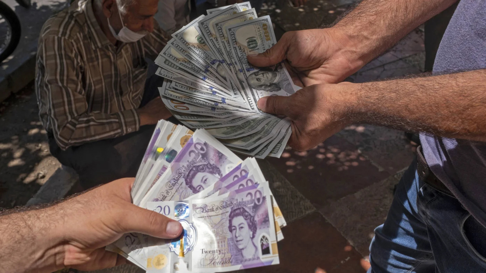 إدانة وزيرين إيرانيين سابقين بقضية اختلاس بمليارات الدولارات