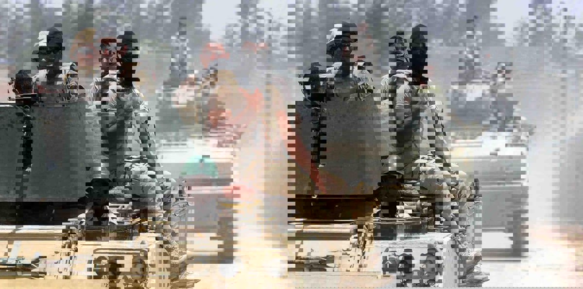 بالفيديو.. شاهد كيف تنقل الجماعات "الإرهابية" الأسلحة والمتفجرات إلى سيناء