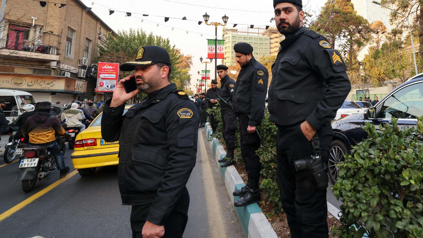 إيران.. تفكيك شبكة منظمة خططت لاحتجاجات واسعة في البلاد