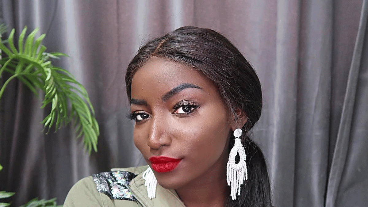 الموديل السعودية عبير سندر تكشف ديانة وجنسية خطيبها