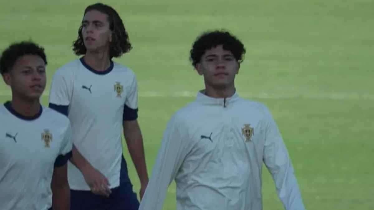 بحضور جدته.. أول تدريب لكريستيانو جونيور مع منتخب البرتغال تحت 16 عاما (فيديو)