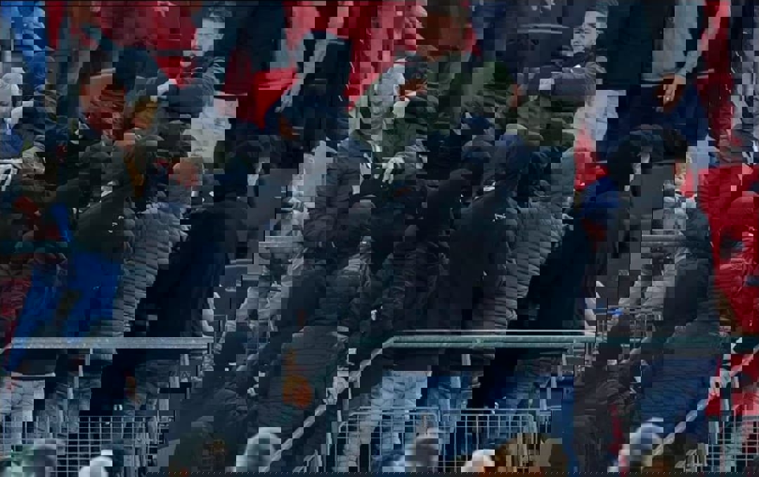 اشتباكات عنيفة بين "ألتراس" أياكس ومشجعي أستون فيلا (صور وفيديو)