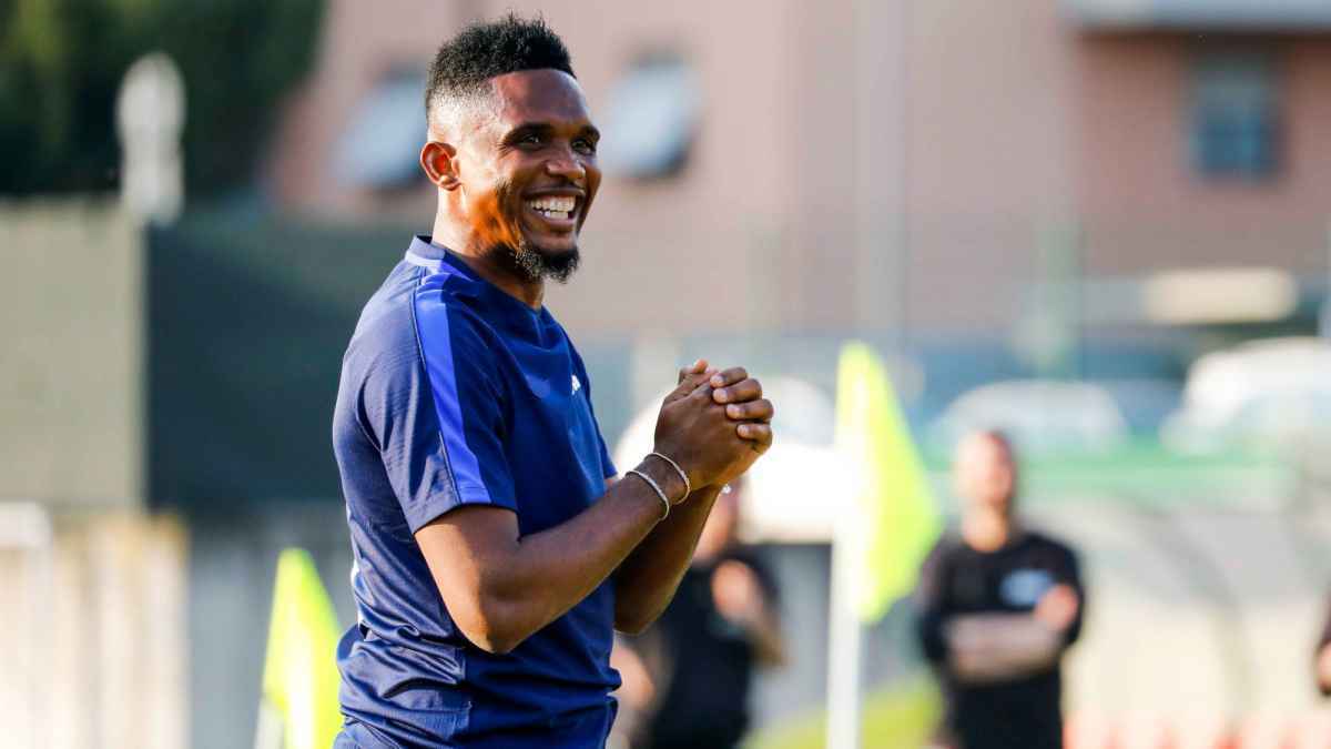 فضيحة فساد تضرب اتحاد الكرة الكاميروني بقيادة صامويل إيتو