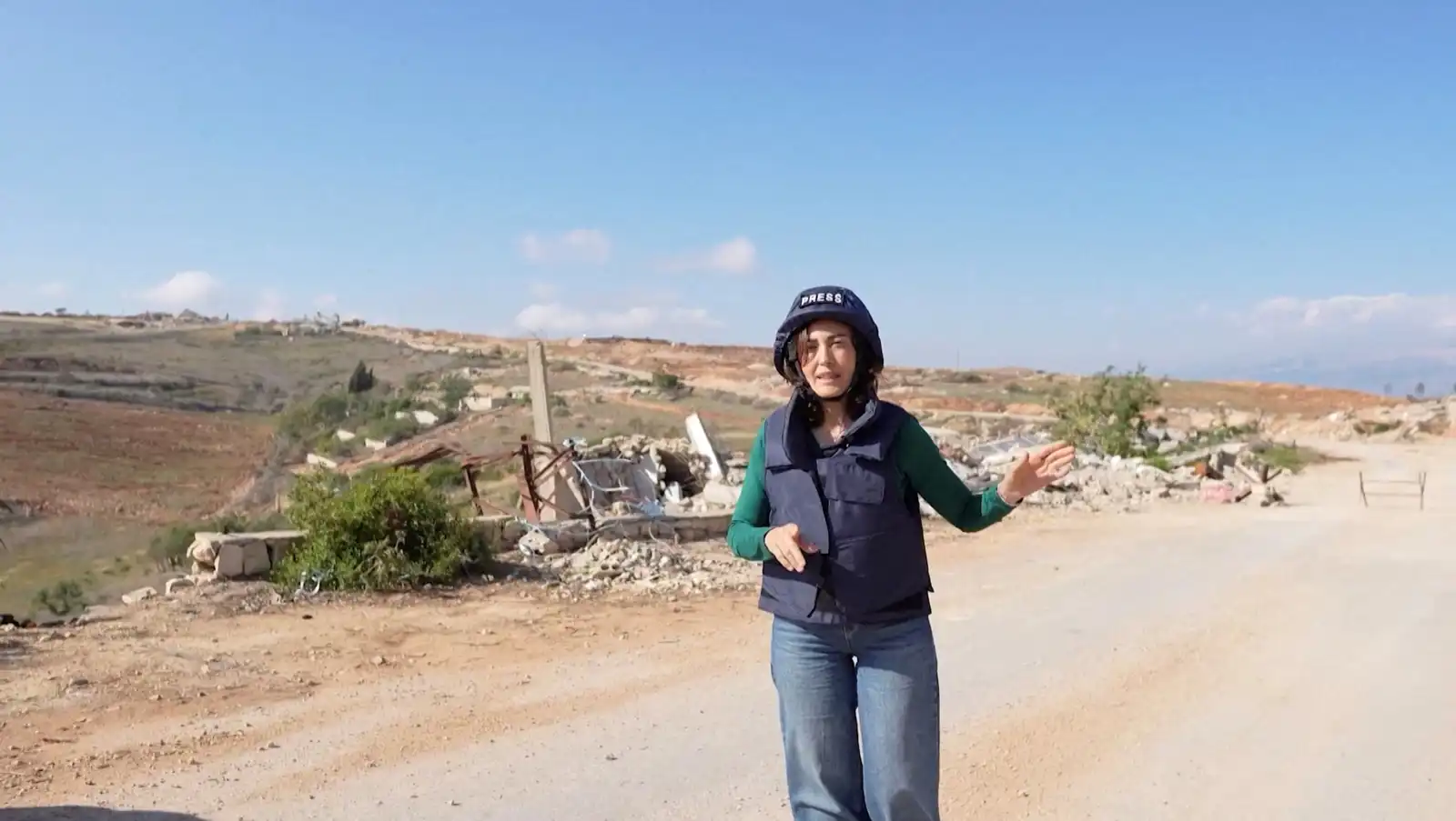 شقيقة آمال خليل تنشر صورة حذائها وتنعاها بكلمات مؤثرة