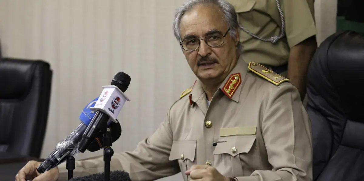 حفتر يكشف أسباب تأخر حسم معركة درنة ويتعهد بتحرير المدينة قريبًا