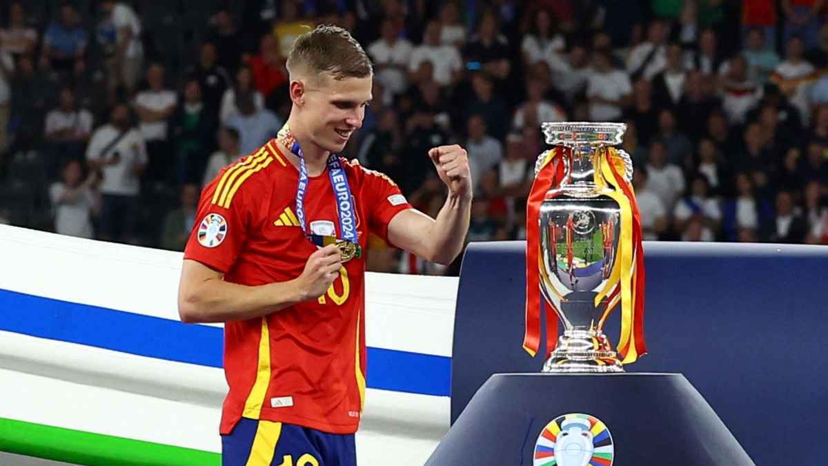 حقيقة تقديم مانشستر سيتي عرضا رسميا لضم نجم إسبانيا داني أولمو