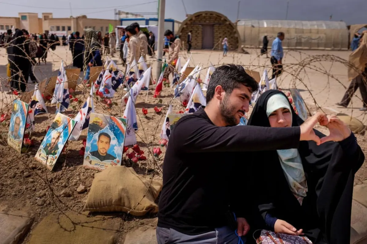 صحيفة: النظام الإيراني يوظف طقوس زيارة القبور في الحروب التوسعية (صور)