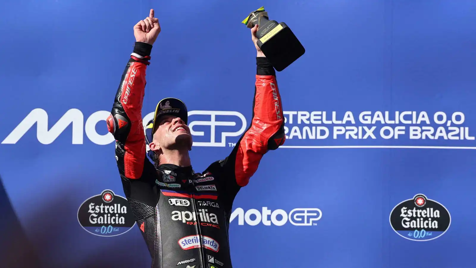 الإيطالي ماركو بيتسيكي بطلا لجائزة البرازيل الكبرى للدراجات النارية (فيديو)