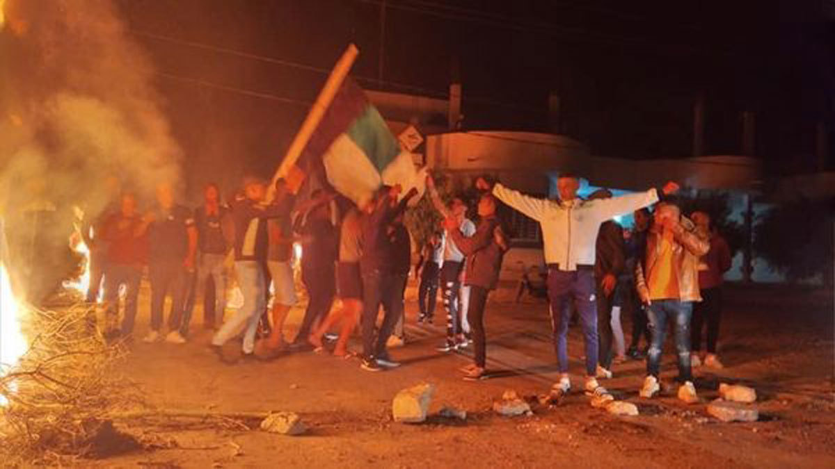 تونس.. إضراب عام وتهديد بعصيان مدني في منطقة الشابة بعد تعليق نشاط فريقها