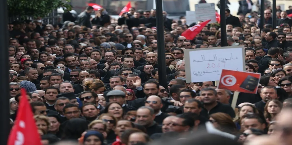 تونس.. تجدد الاحتجاجات والسلطات تفرج عن 3 معتقلين من "الجبهة الشعبية"