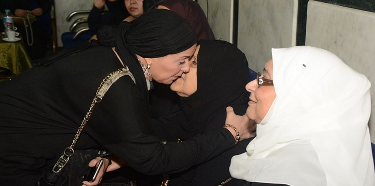 نجوم الفن المصري في عزاء الفنان الكوميدي سيد زيان