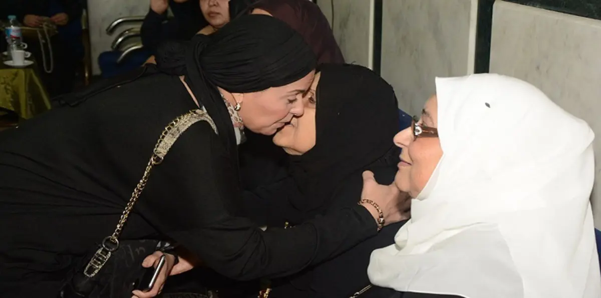 نجوم الفن المصري في عزاء الفنان الكوميدي سيد زيان