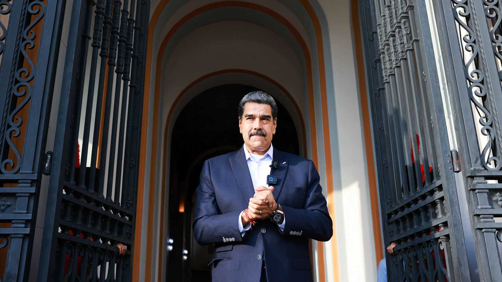 واشنطن تصعد وتنشر حاملة طائرات نووية.. ماذا "يطبخ" ترامب لفنزويلا؟