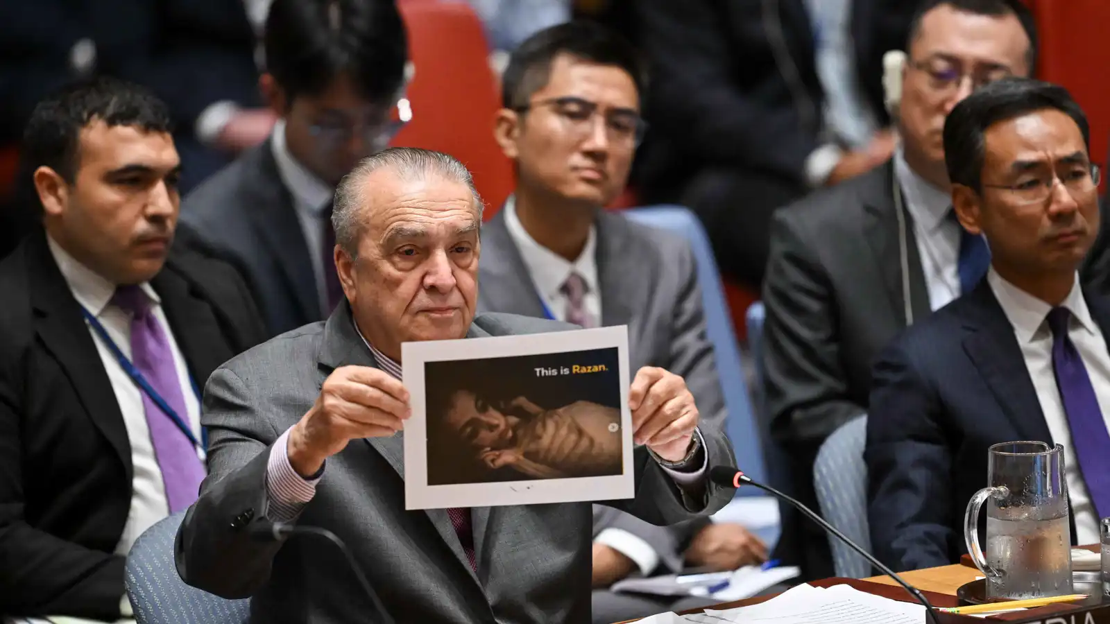 "الهياكل العظمية الحية" تشعل الخلاف بين إسرائيل وفلسطين في مجلس الأمن