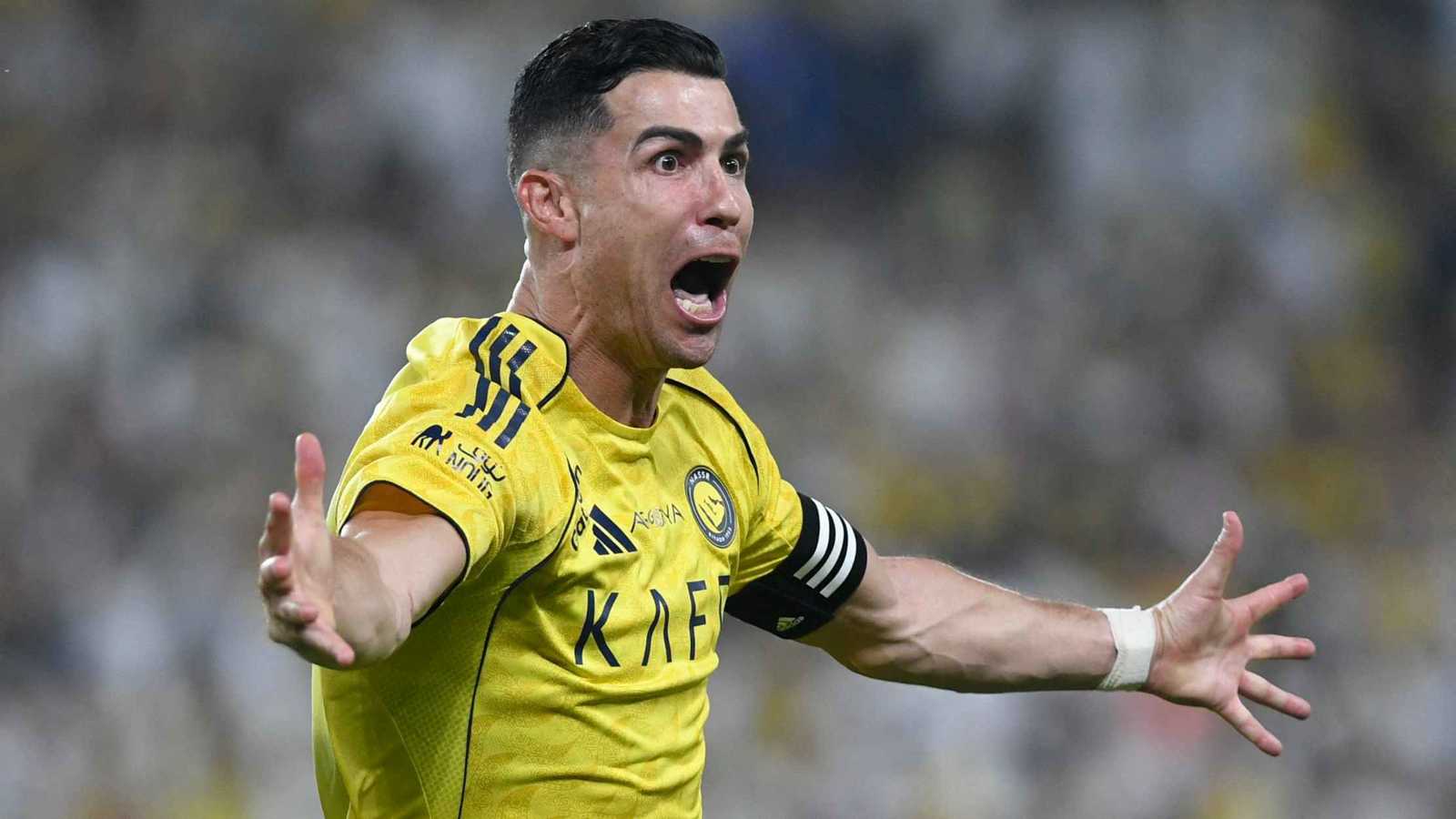 بعد هدفه ضد الأهلي السعودي.. ماذا يحتاج رونالدو للوصول إلى الهدف 1000؟ 